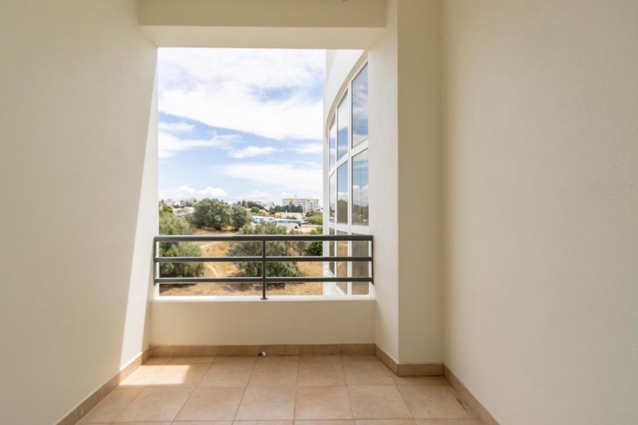 Spaceful Apartment In Albufeira Exterior foto
